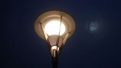 Led-gatlykta vid Strandvägen i Djursholm.