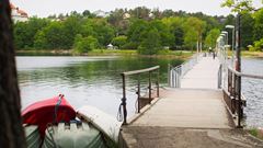 Båtar vid bron till Tranholmen